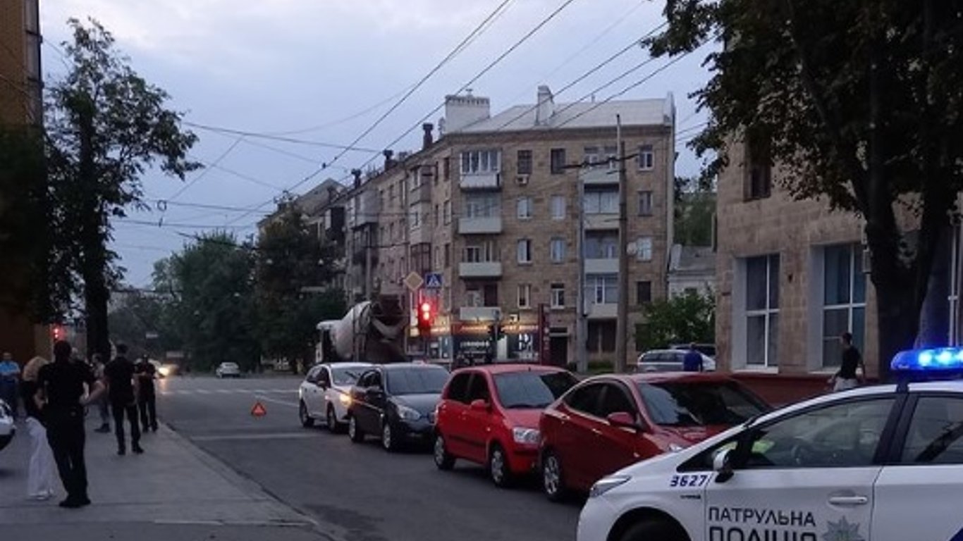 4 авто въехали друг в друга в Харькове - ДТП 25 августа