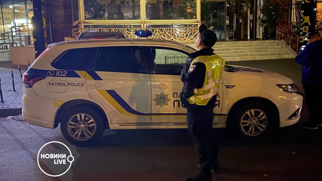 У Києві чоловік під наркотиками вистрибнув з 8 поверху і вижив - подробиці
