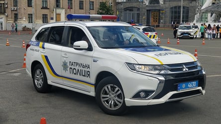 Полиция показала, как ездить по городу: харьковчане сняли "необычные маневры" - 285x160