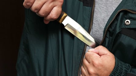 У Харкові таксист отримав удар ножем за те, що не доплатив жінці за секс. Відео, фото - 285x160