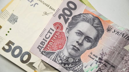 В Харькове сотрудники Пенсионного фонда за 3 года обворовали пенсионеров ОРДЛО на 5 млн гривен - 285x160