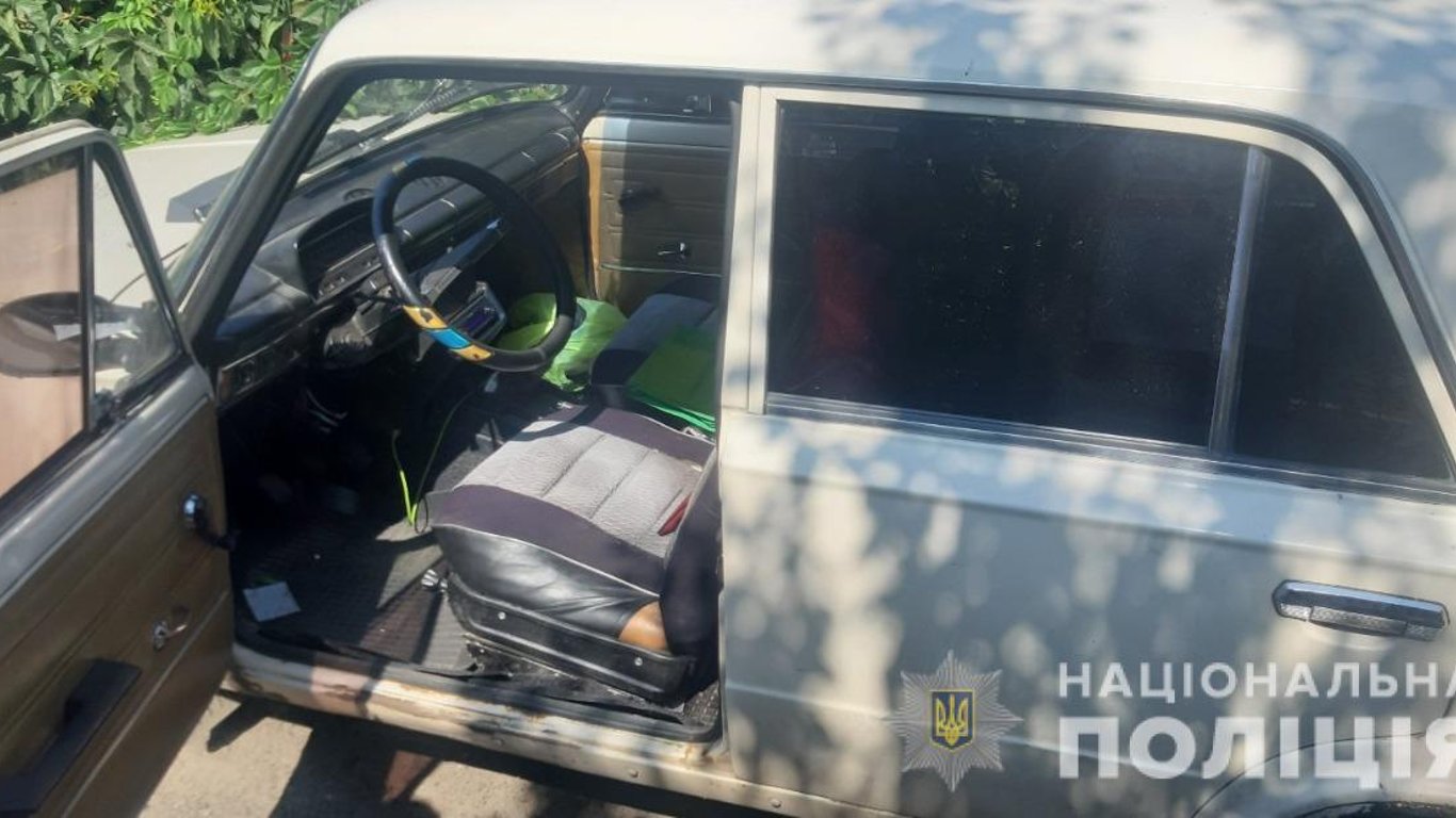 На Харьковщине двое пьяных мужчин угнали машину и попали в ДТП - подробности