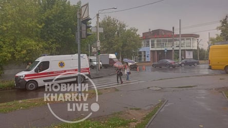 Затори в обидві сторони: в Харкові Tesla потрапила в ДТП на Московському проспекті. Відео - 285x160