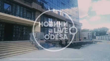 В Одессе рабочие, которые устанавливали кондиционер, сорвались с третьего этажа: оба погибли - 285x160