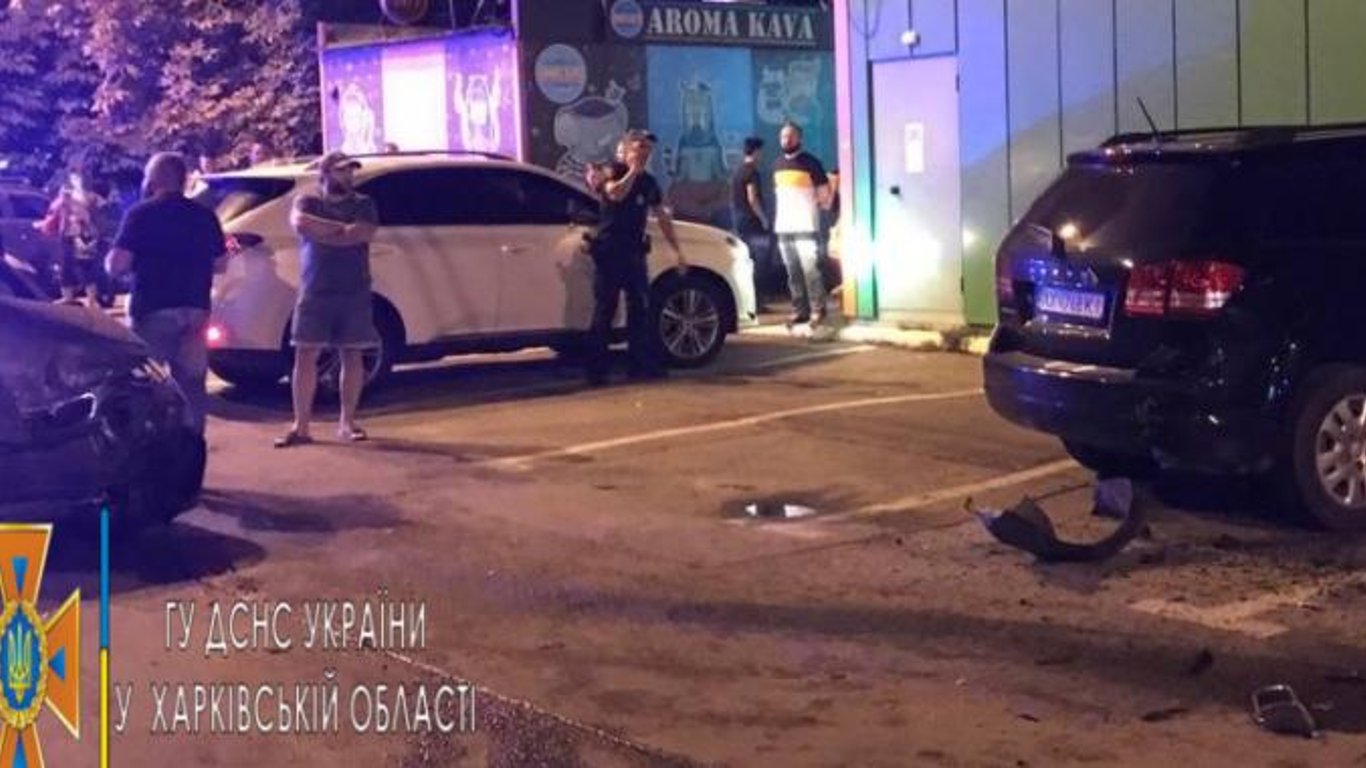 В Харькове в аварии столкнулось три автомобиля