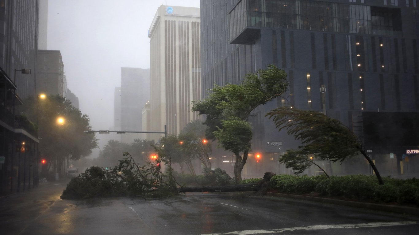 Ураган "Іда" затопив міста США - відео апокаліпсису
