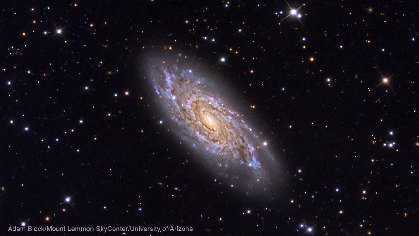 Телескоп NASA зафиксировал скопление галактик