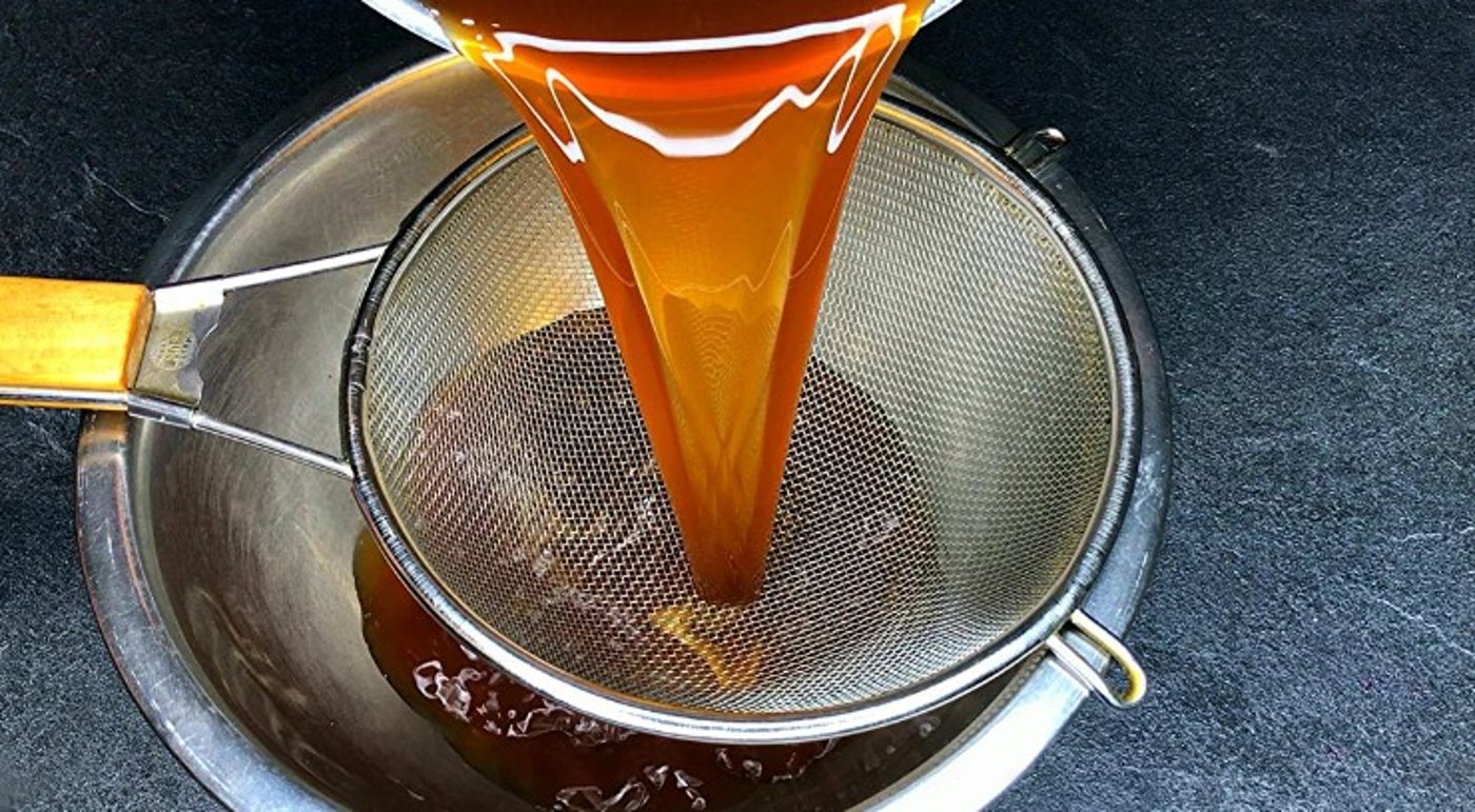 Скумбрія копчена у пляшці - рецепт