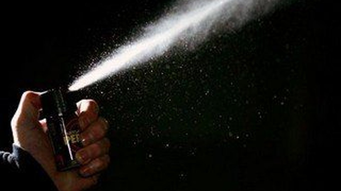 Слезоточивый газ в глаза полицейскому - суд наказал нарушителя с "ХарьковПрайда"