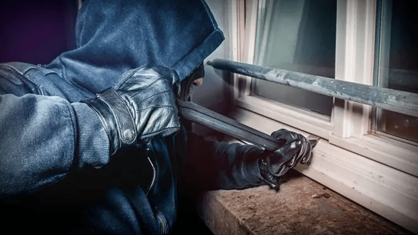 В Одессе мужчины погорели на квартирной краже