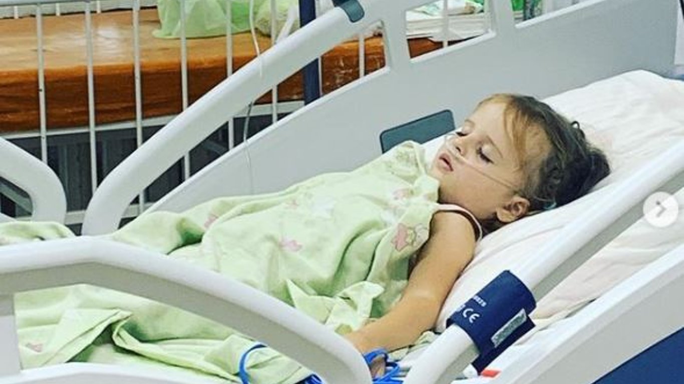 У Харківській дитячій лікарні дітей прив'язують до ліжок