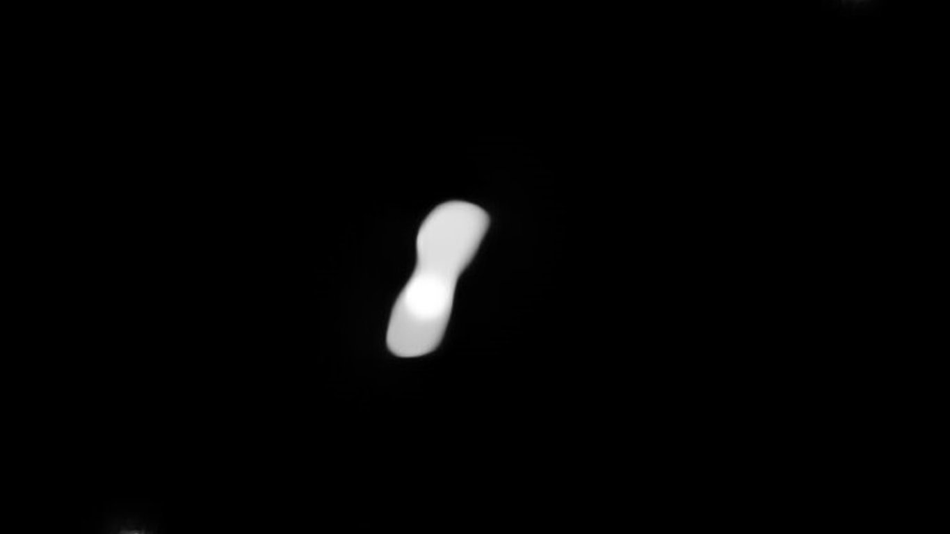 Астрономы показали снимки астероида в форме собачьей кости