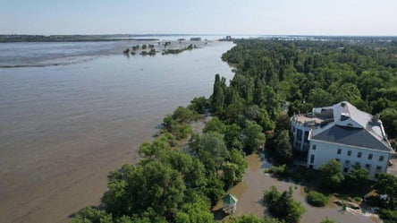 Из-за подрыва Каховской ГЭС природный парк "Нижнеднепровский" оказался под водой - 285x160