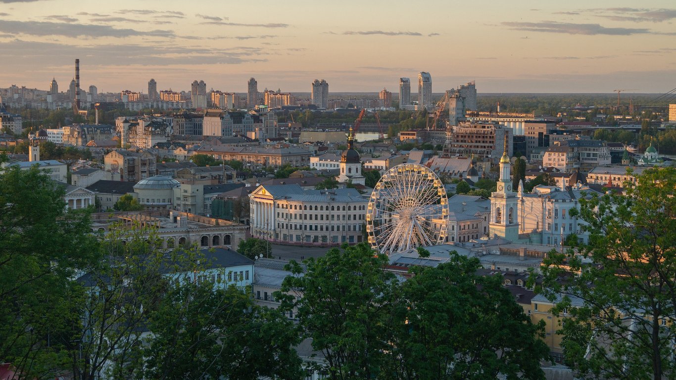 Киев попал в десятку городов с самым грязным воздухом в мире - подробиці
