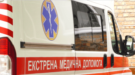 Нашли в луже крови: в метро Харькова пострадал мужчина. Фото и подробности с места происшествия - 285x160