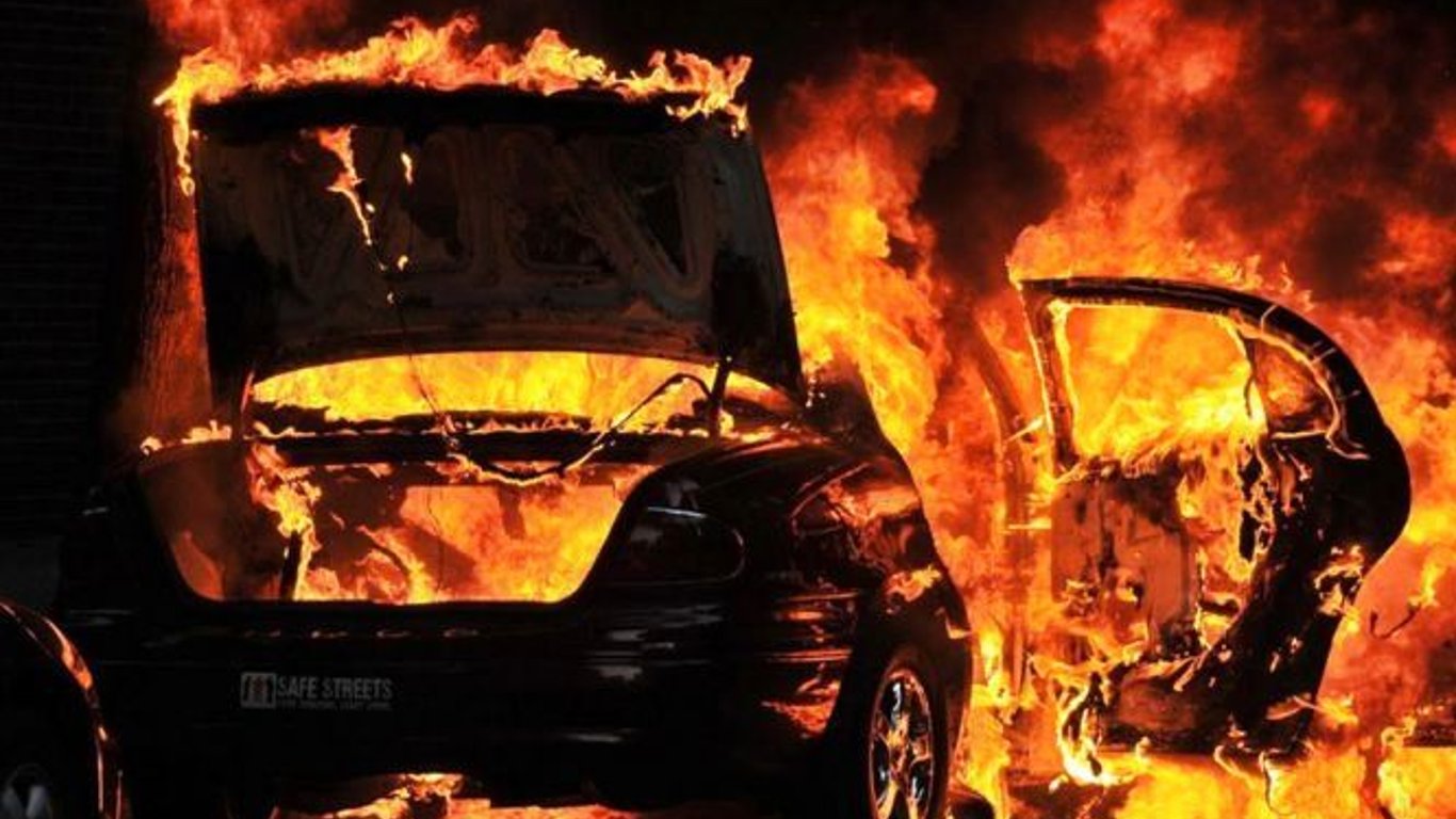Поджег автомобиля в Одесской области - полиция ищет виноватых