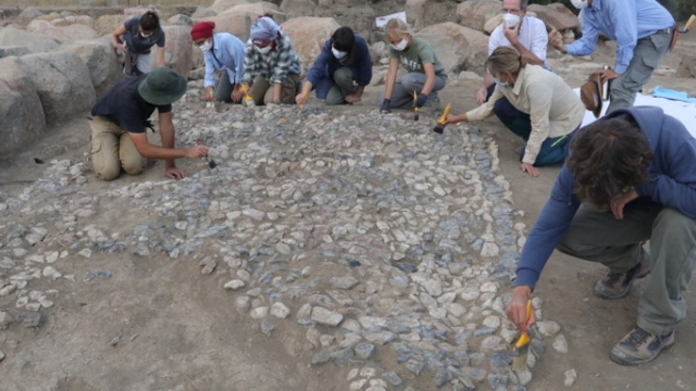 В Турции нашли мозаику, которой 3,5 тысячи лет