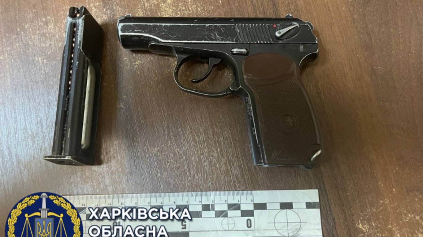 В Харькове водитель авто устроил стрельбу по прохожим