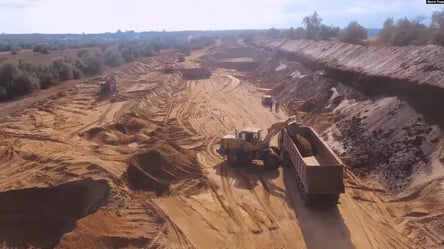 Токсичный песок и сотни карьеров: во что Россия превратила Крым - 285x160