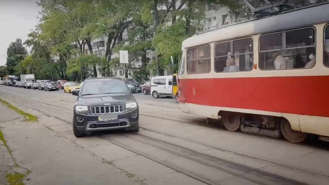 В Харькове ДТП спровоцировала пробки на дороге - подробности