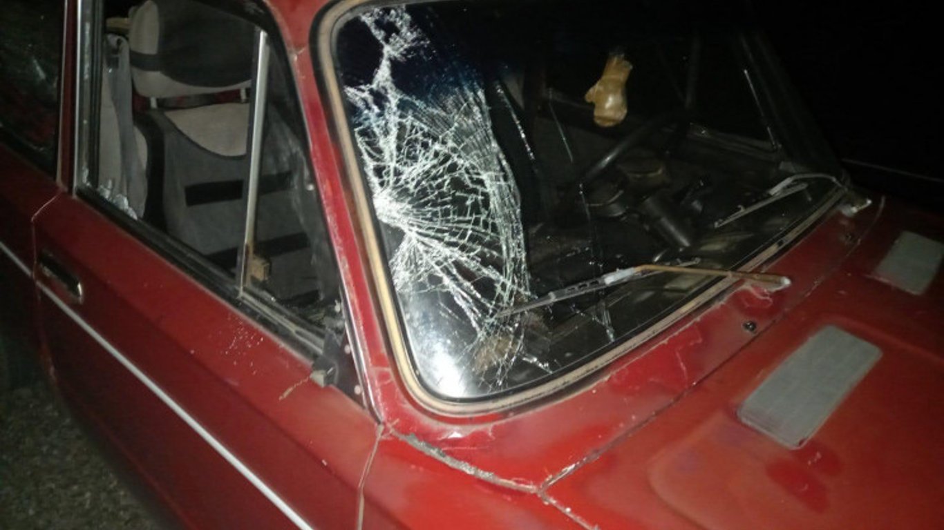 В Харьковской области водитель сбил пешехода на обочине