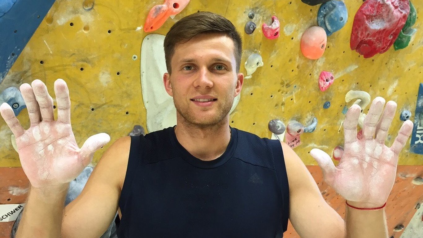 Украинец Болдырев выиграл в Москве чемпионат мира по скалолазанию - видео