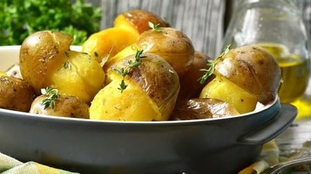 Дієтологиня назвала найшкідливіші страви з картоплі: не їжте це - 285x160