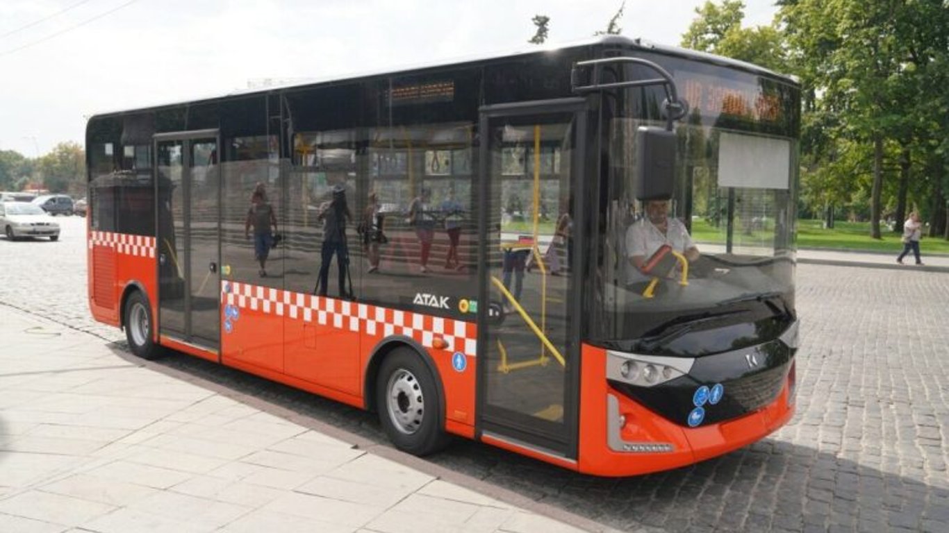В Харькове ищут водителей на новые турецкие автобусы