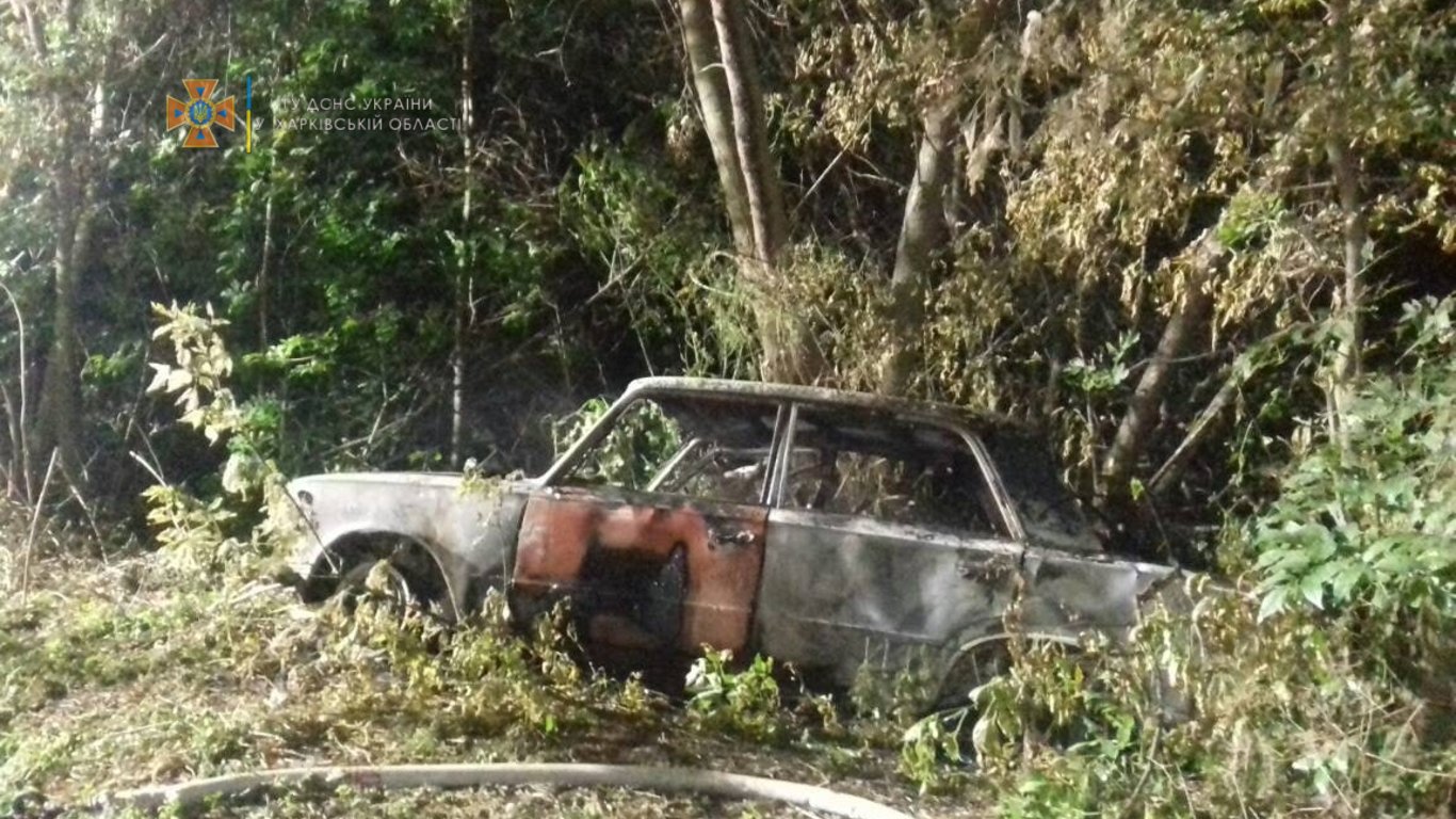 У Харківській області загорілася автівка - подробиці