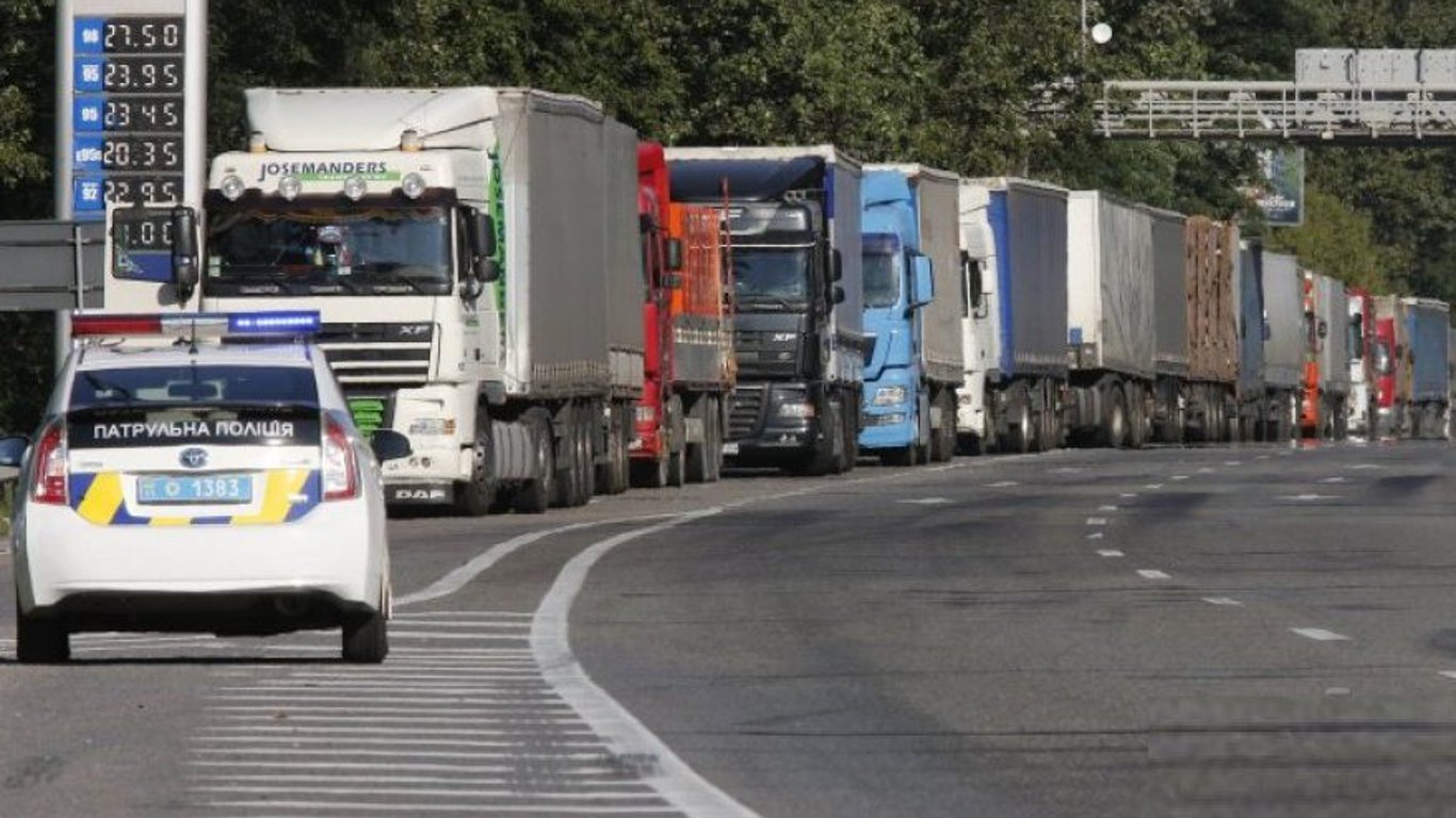 В Одессе ограничат движение грузовиков