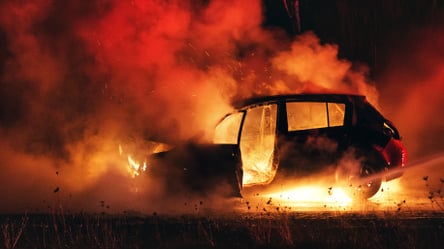 На Харківщині чоловік згорів у власному автомобілі: моторошні подробиці трагедії - 285x160