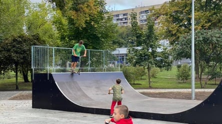 Скейт-зона и баскетбольная площадка: в Харькове появился еще один сквер. Фото - 285x160