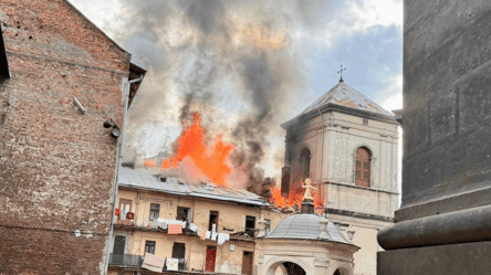 Поврежден жилой дом: Садовый о последствиях атаки РФ на Львов - 290x160