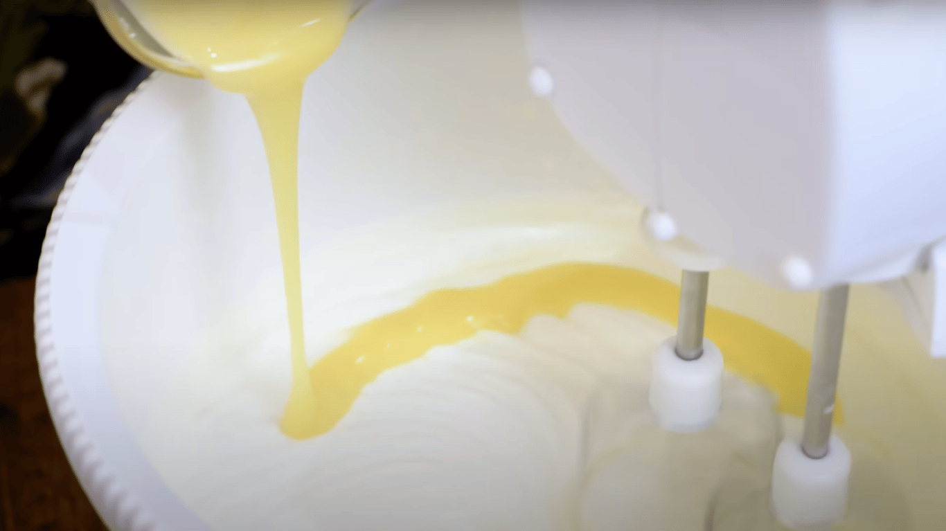 торт Молочна дівчинка