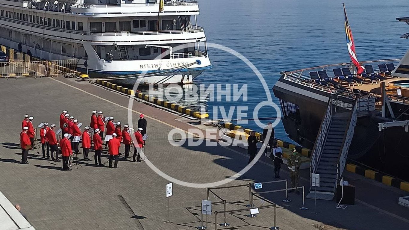 В Одесский порт зашел круизный лайнер