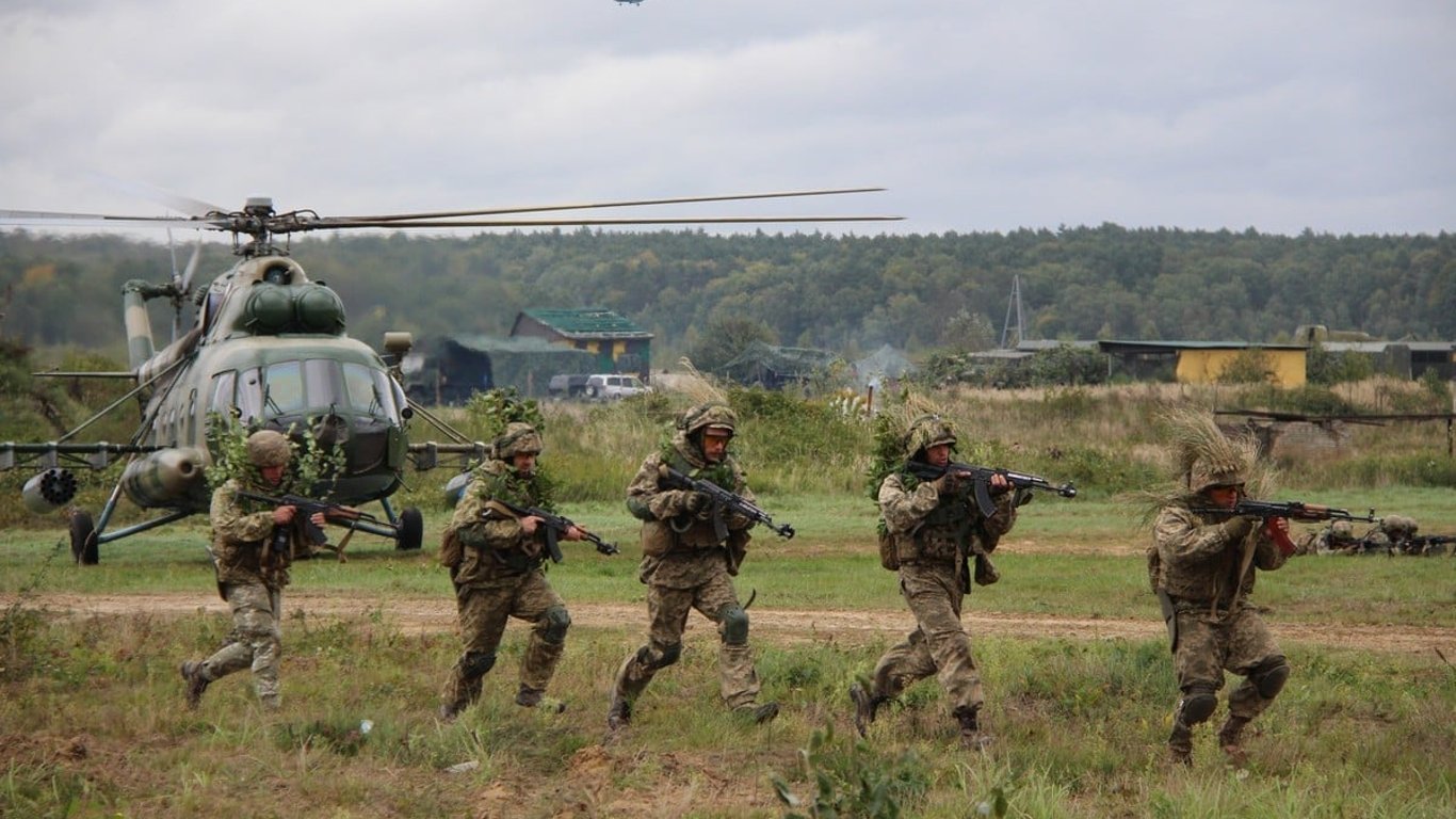 Украинским военным разрешили открывать ответный огонь на Донбассе - подробности