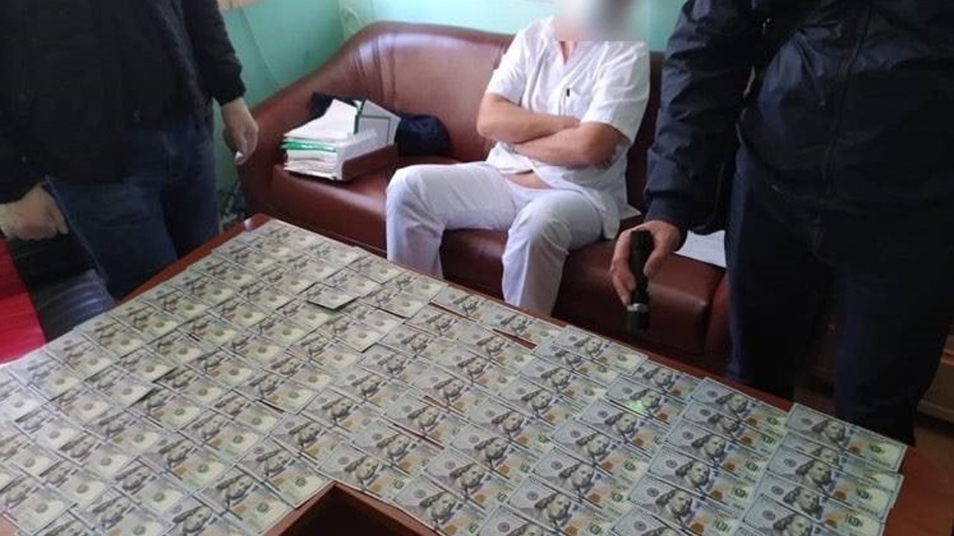 Кардіолог вимагав хабар за операції в Одесі - його судитимуть