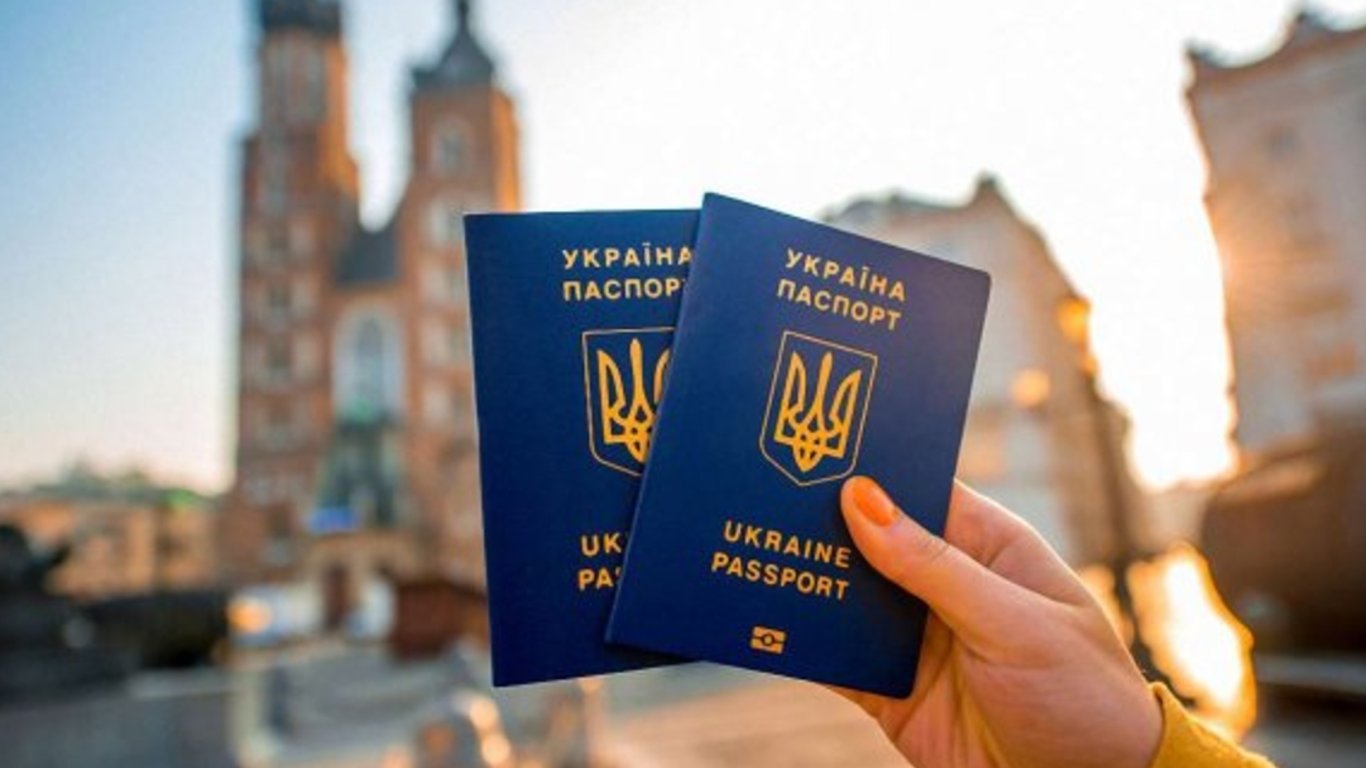 Отменят ли безвиз Украины с ЕС - комментарий "Слуги народа"