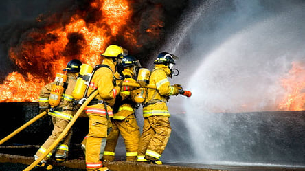 Более 10 человек оказались в огненной ловушке: в Харькове произошло три крупных пожара. Кадры - 285x160