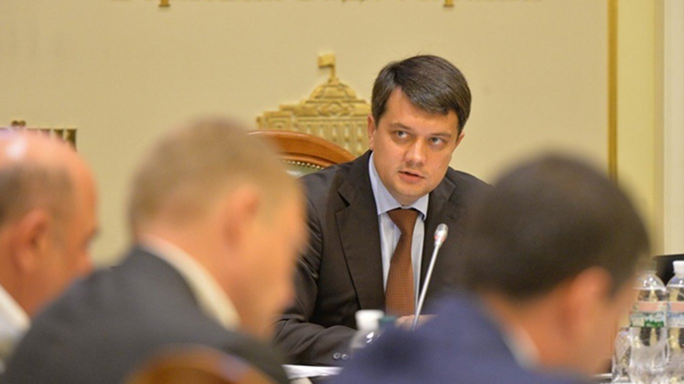 В Слуге народа прокомментировали вероятную отставку Разумкова