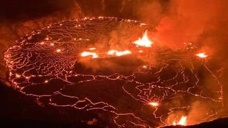 Фонтаны лавы и облака газа: на Гавайях началось извержение одного из самых активных вулканов. Фото - 285x160