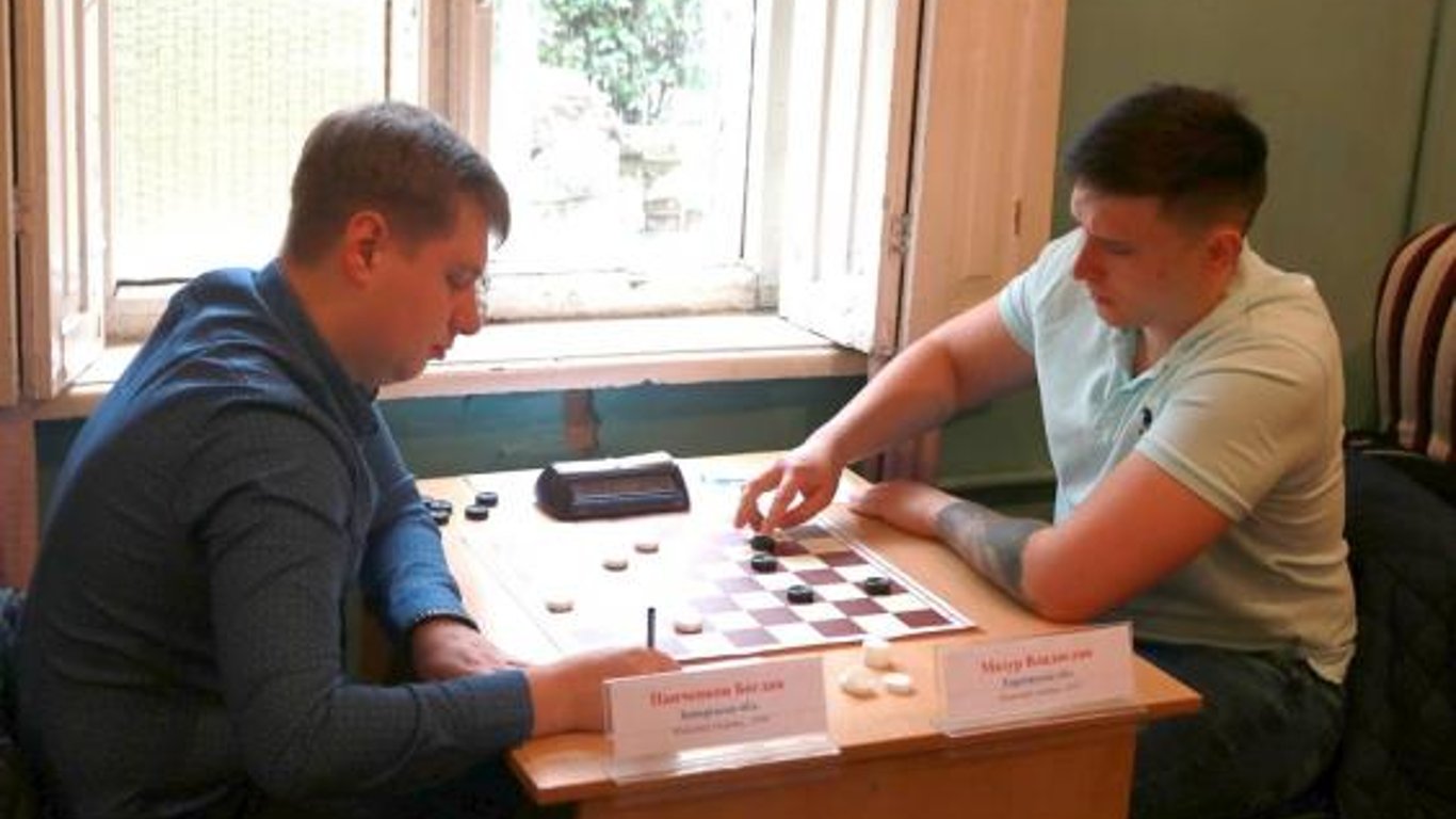 Харьковчанин стал чемпионом Украины по шашкам