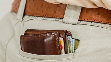 В Харькове орудуют карманники: женщина в последний момент выхватила свой кошелек у воровки - 285x160