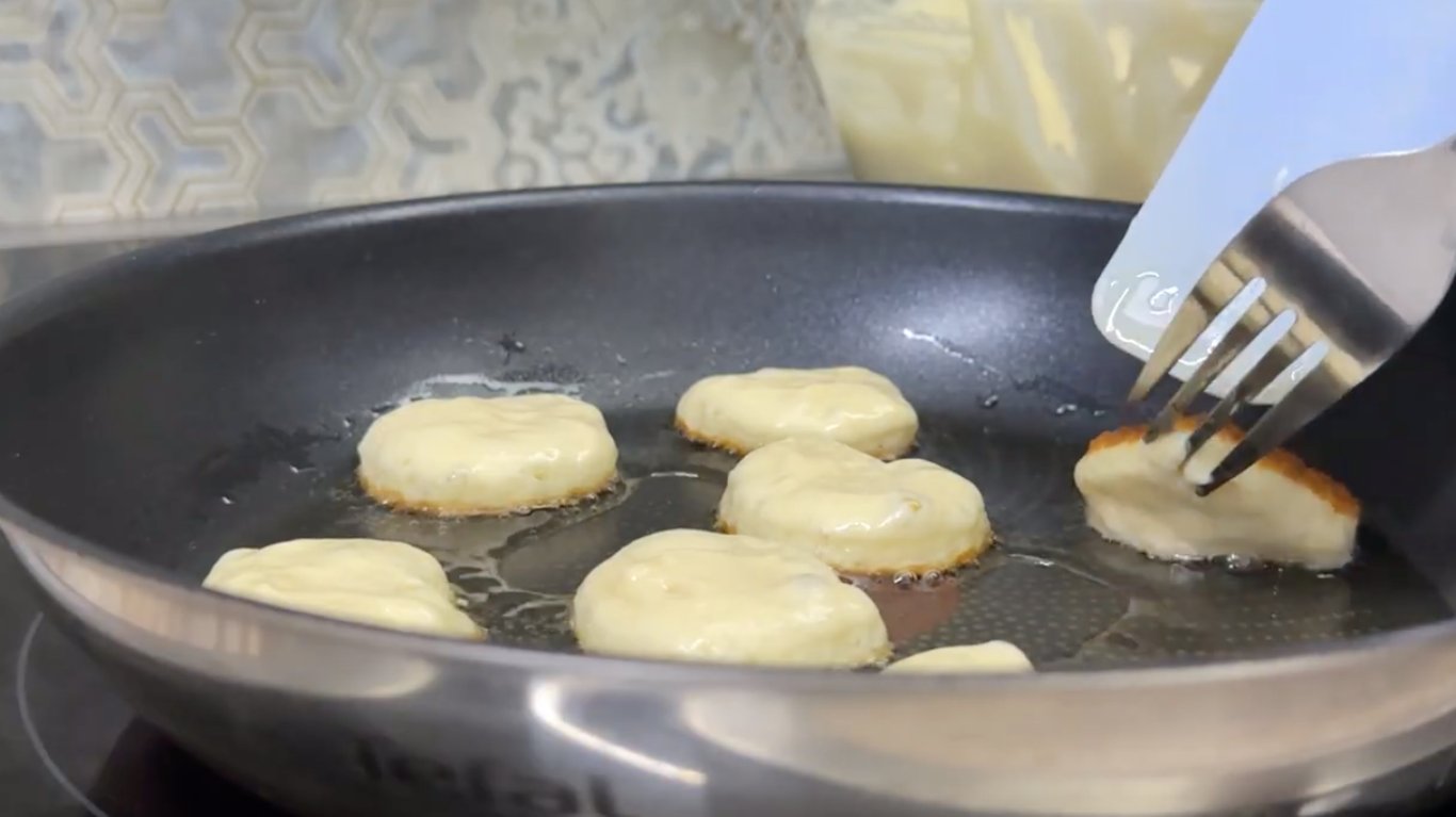 смачні та пишні оладки на сніданок