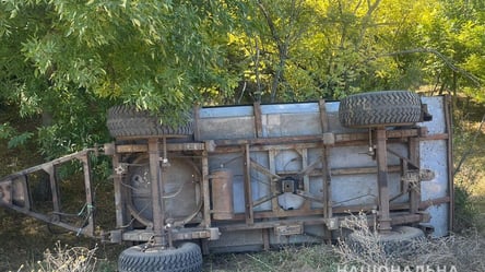 Перекинувся трактор: в Одеській області у ДТП загинув 9-річний хлопчик. Фото - 285x160