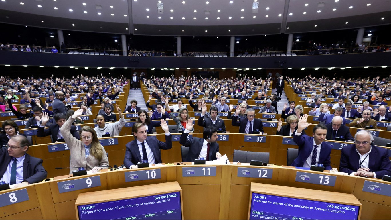 Европарламент продлил действие беспошлинной торговли с Украиной