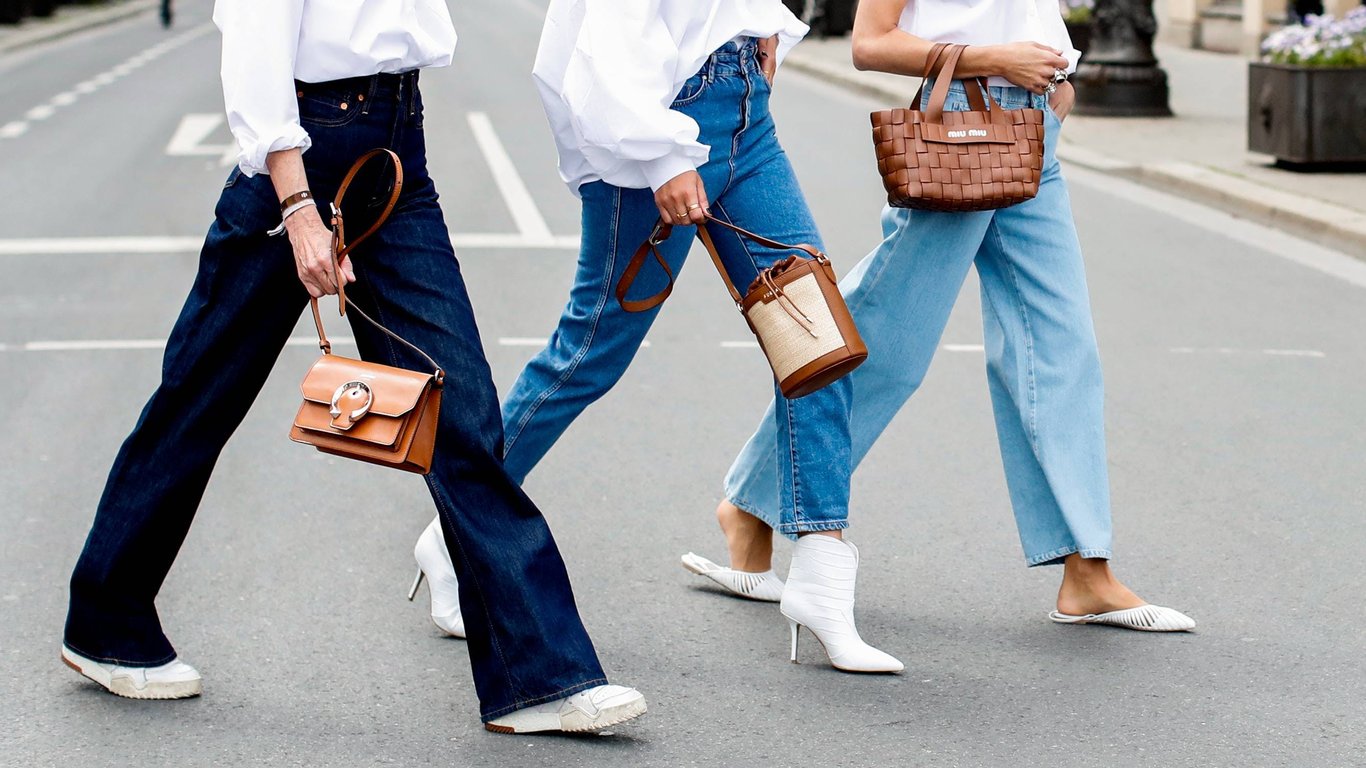 Топ-7 наймодніших джинсів 2021: як їх носити - фото