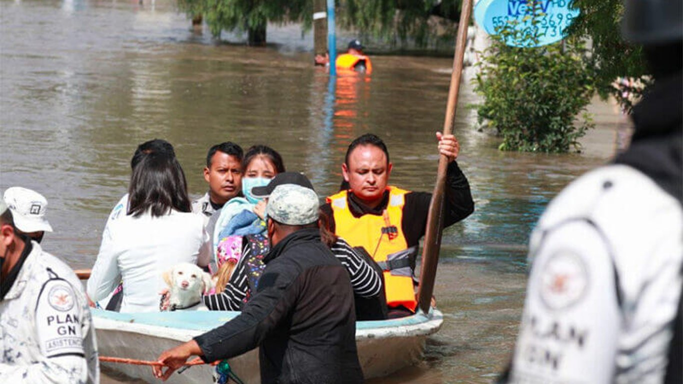 Наводнения в Мексике - тысячи домов оказались под водой