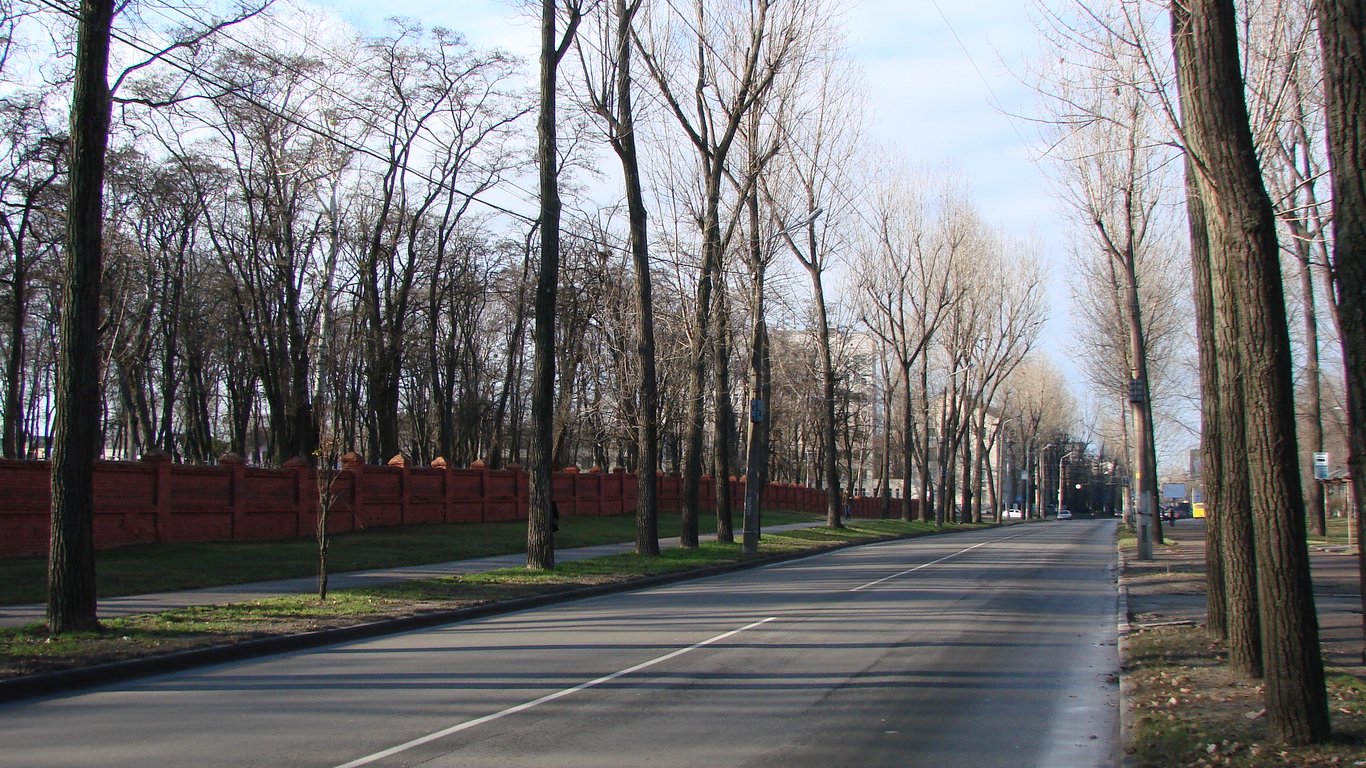 В Киеве по улице Дорогожицкой перекрыли дорогу на ремонт: что известно