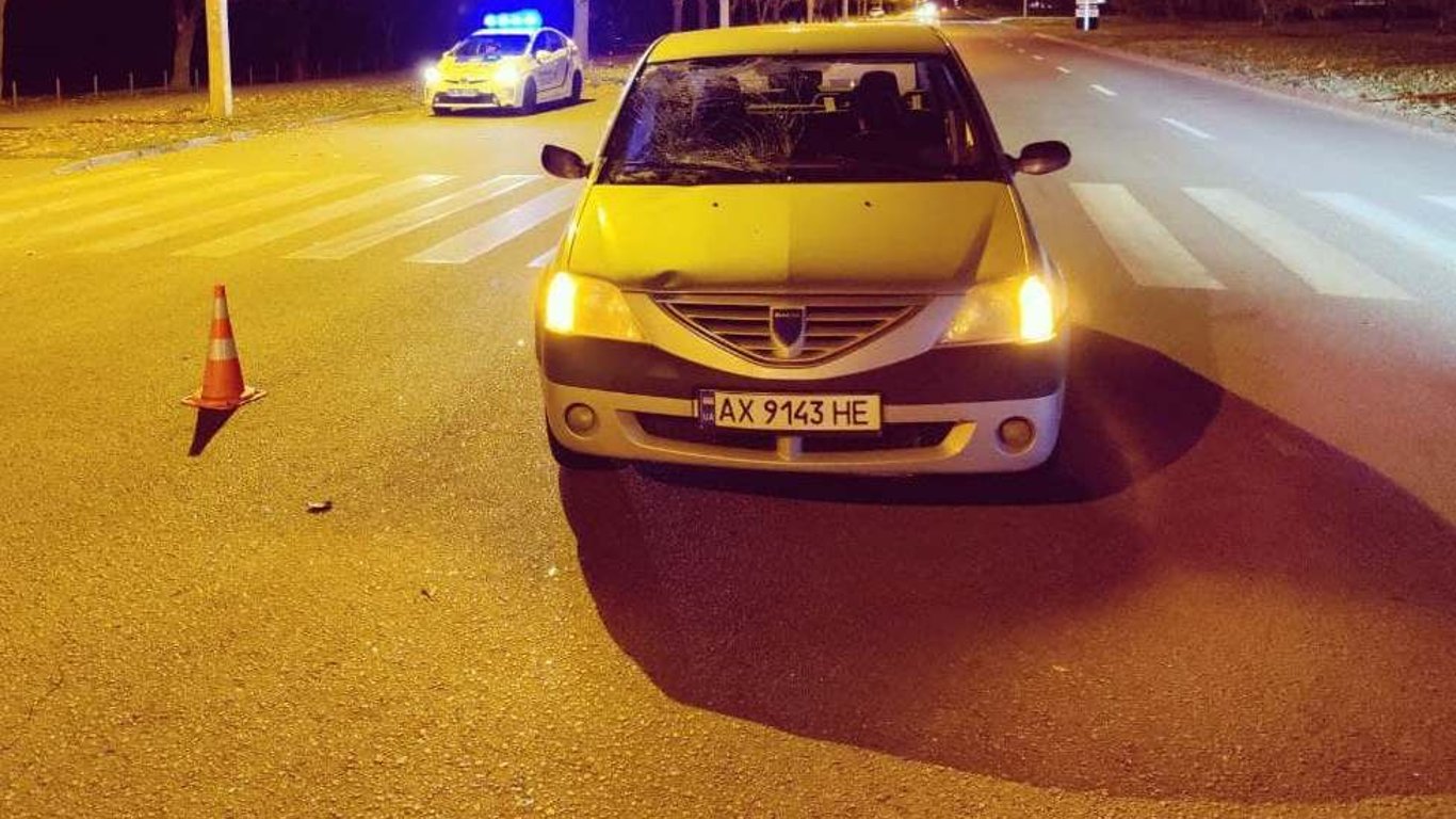 В Харькове автомобиль на переходе сбил человека - подробности
